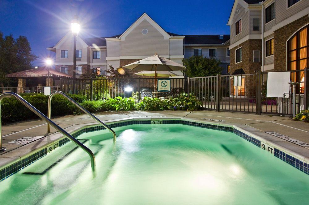 Staybridge Suites Detroit-Utica By Ihg Exteriör bild